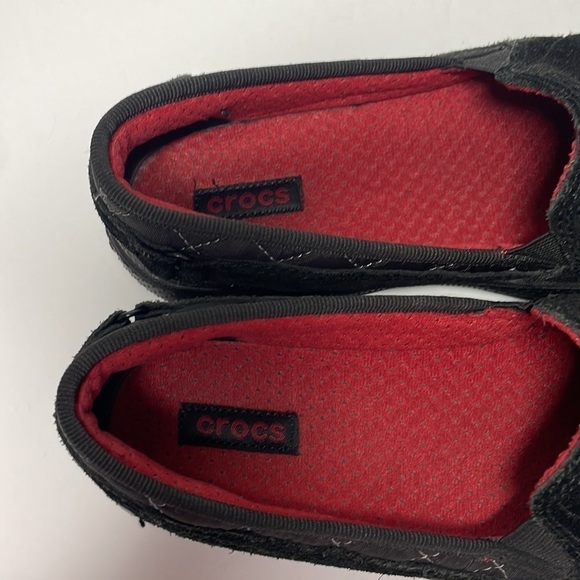 Crocs Women’s Suede Slip-On Shoes Black 8 - Picture 3 of 8